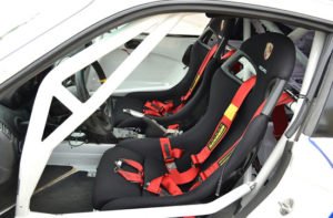 bequem Porsche fahren auf der Rennstrecke